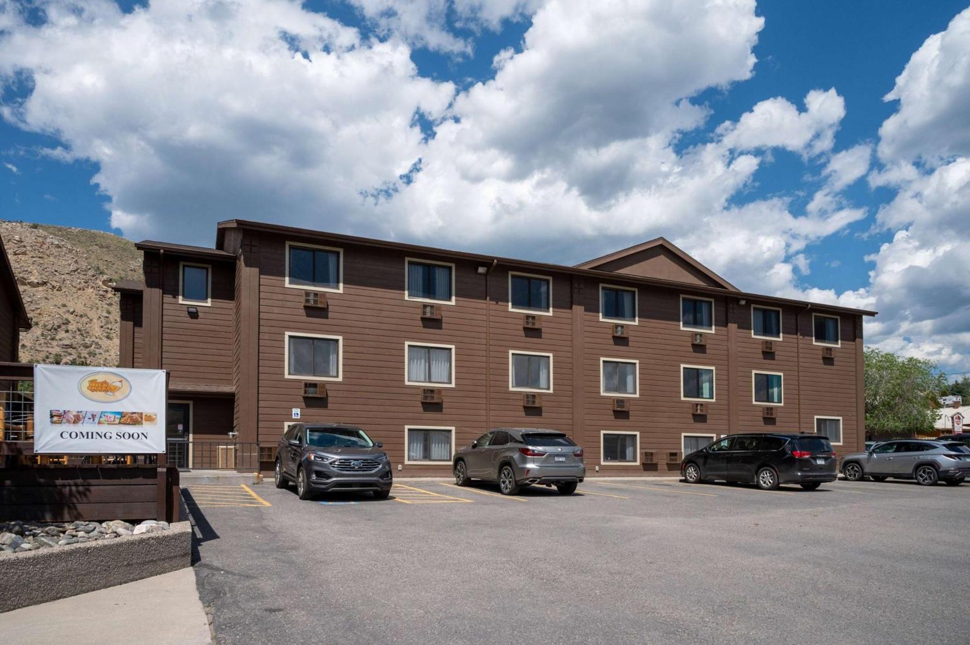 Super 8 By Wyndham Gardiner/Yellowstone Park Area Exterior foto